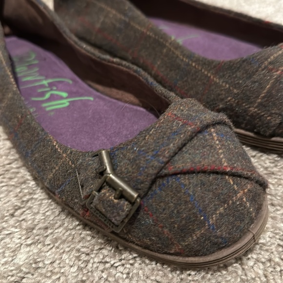 Blowfish Malibu 8W flats, Brown w/line patterns, very cute! - Picture 3 of 7
